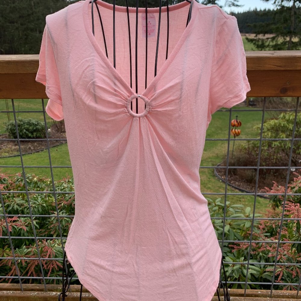 No Boundaries Ladies size Medium Pink Cap Sleeve Blouse